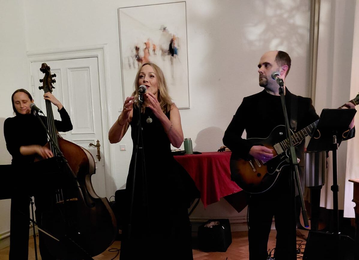 Home In Between – Ragna